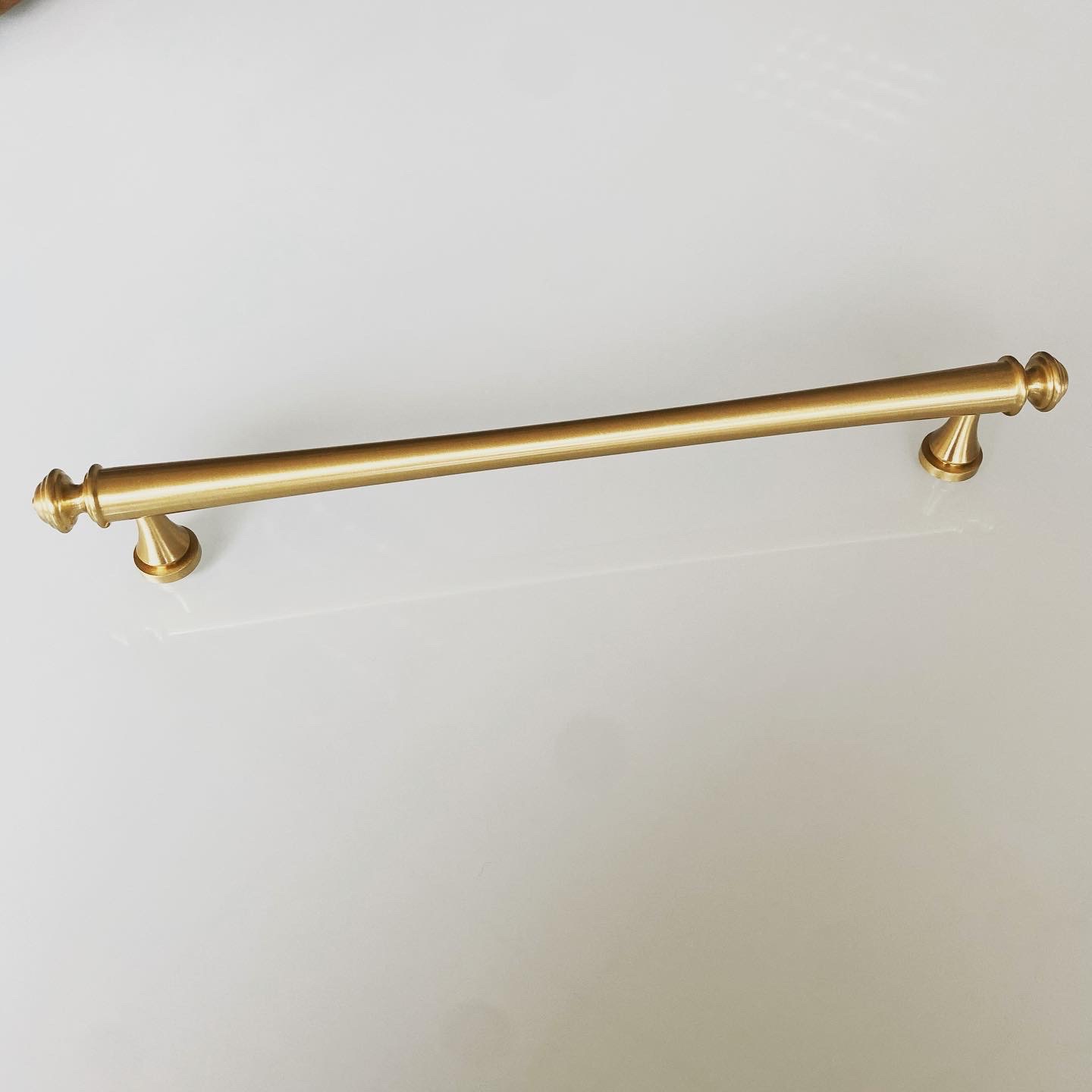 Satin & Steel Classic Brass Long Bar 23.5cm